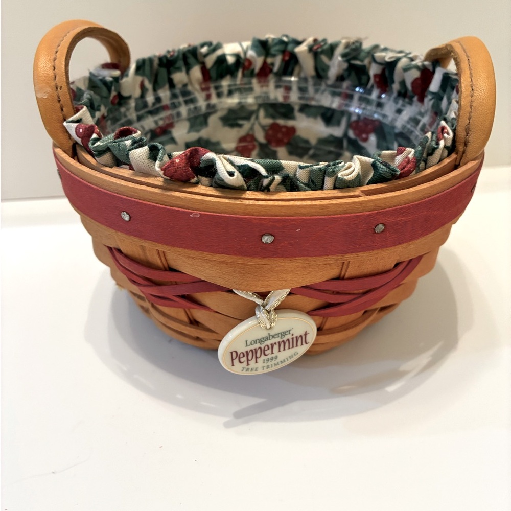 Longaberger 1999 Tree Trimmer Basket W/ Holly Liner and Protector & Tie-On